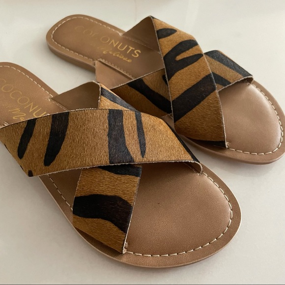 Black and brown Tiger striped slip on flat sandal - Picture 2 of 6